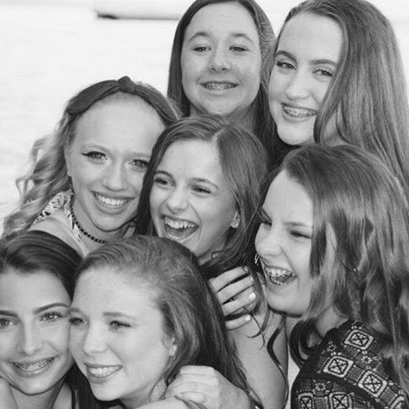 Meet your Posher, Isabella - Picture 1 of 1